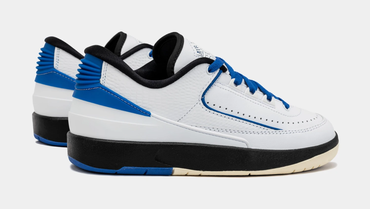 Air Jordan 2 Retro Low Varsity Royal Womens Lifestyle Shoes (White/Blue) 6 Air Jordan 2 Retro Low Varsity Royal Womens Lifestyle Shoes (White/Blue) - Image 6