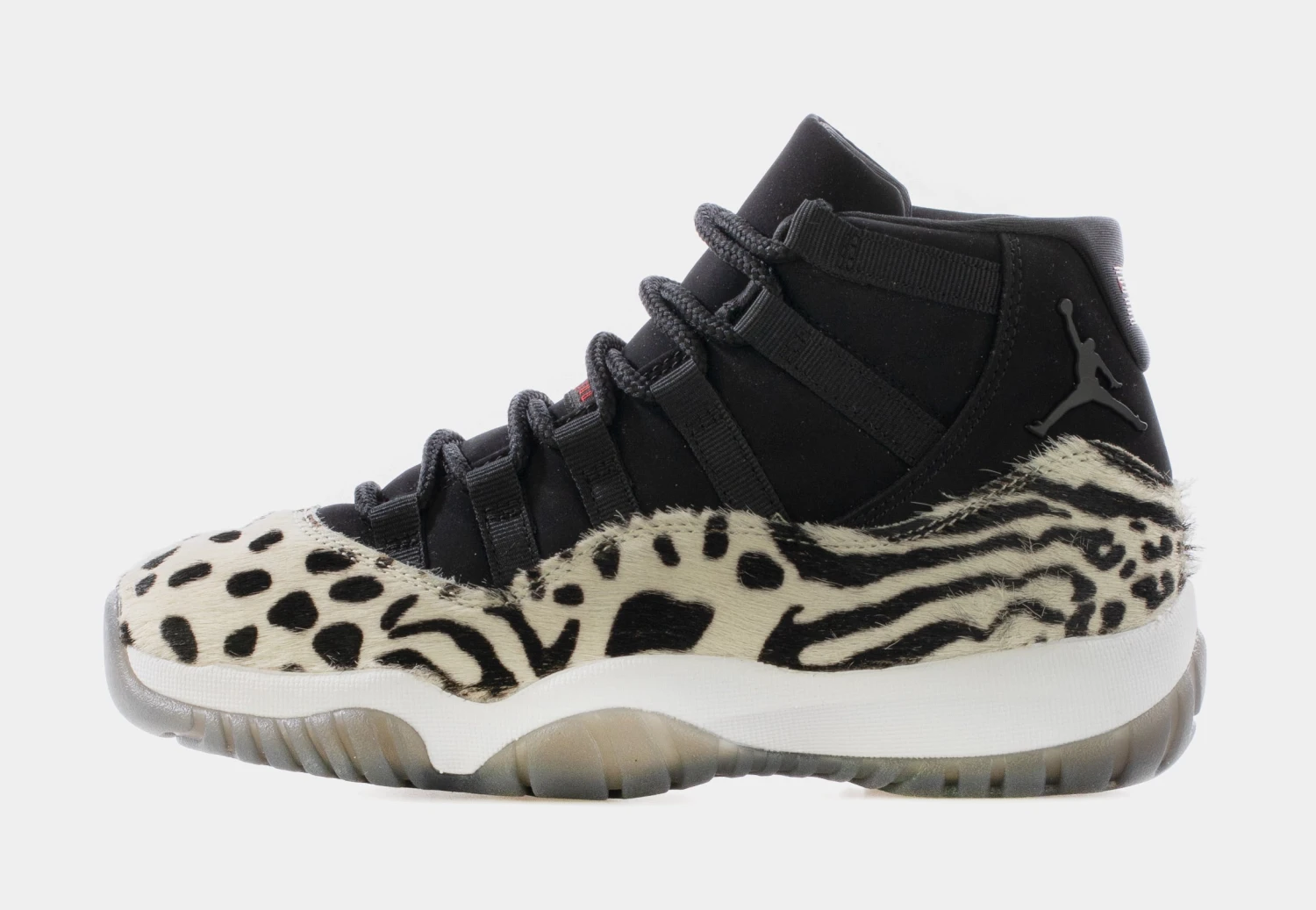 Air Jordan 11 Retro Black And White Womens Lifestyle Shoes (Black/Beige/White) 2 Air Jordan 11 Retro Black And White Womens Lifestyle Shoes (Black/Beige/White) - Image 2