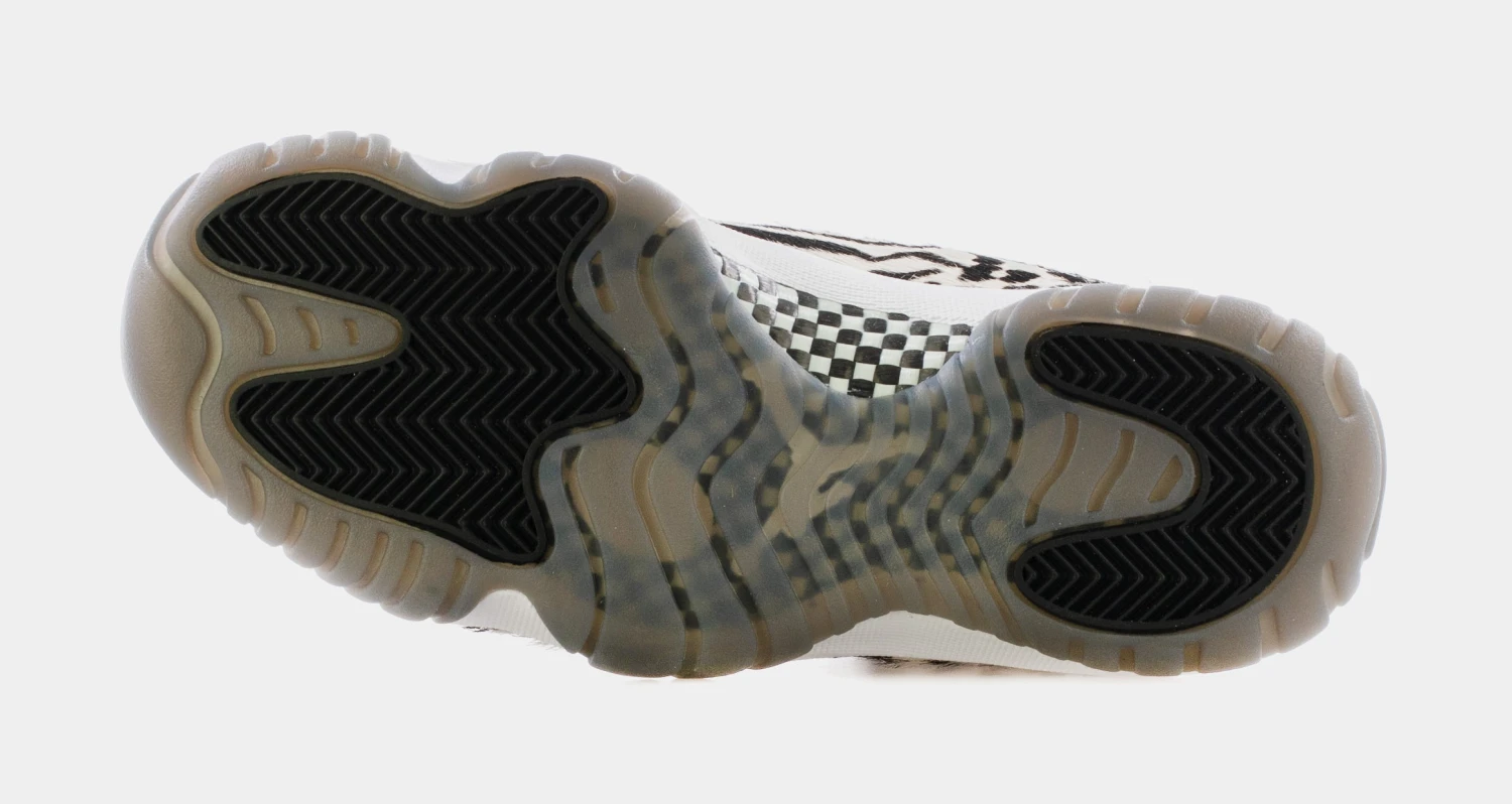 Air Jordan 11 Retro Black And White Womens Lifestyle Shoes (Black/Beige/White) 3 Air Jordan 11 Retro Black And White Womens Lifestyle Shoes (Black/Beige/White) - Image 3