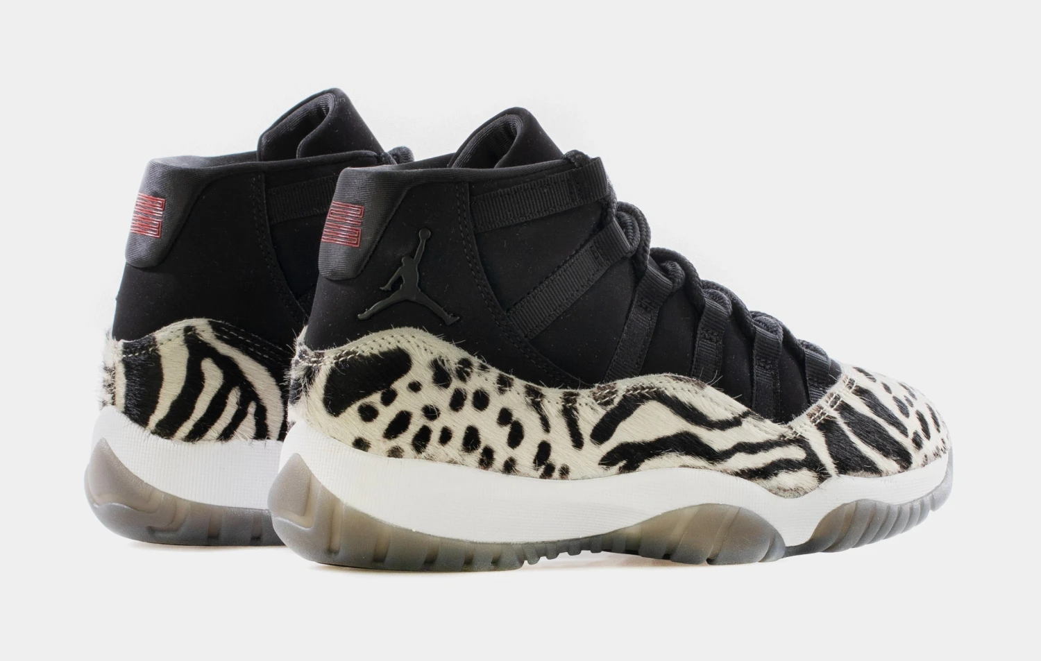 Air Jordan 11 Retro Black And White Womens Lifestyle Shoes (Black/Beige/White) 6 Air Jordan 11 Retro Black And White Womens Lifestyle Shoes (Black/Beige/White) - Image 6